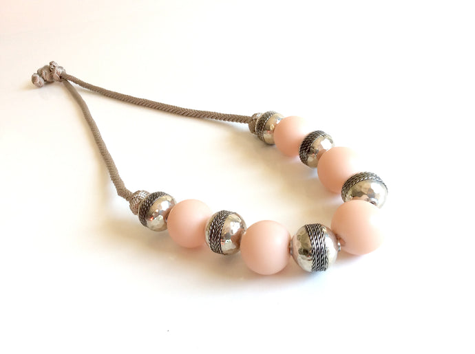 Sophisticated pink bead adjustable necklace